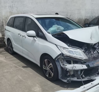 奥德赛牌HG6482BAC5A受损车辆一台